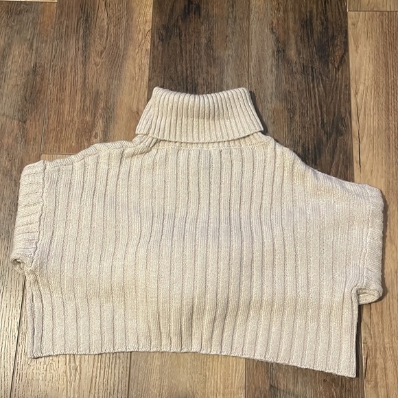 Forever 21 - Picture 2 of 2